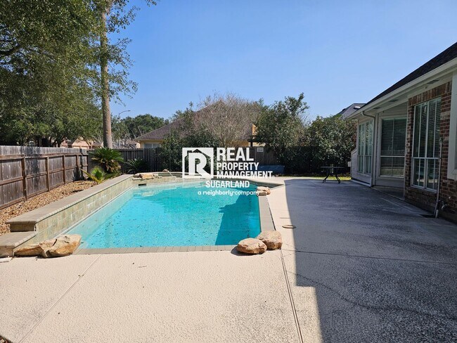 Building Photo - New Territory Oasis: Private Pool & Great Location