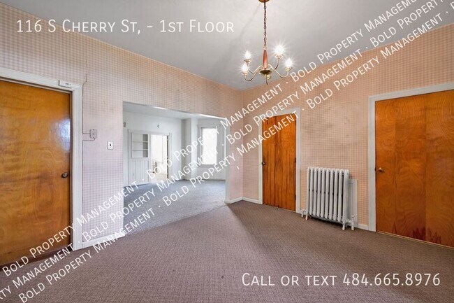 Building Photo - 116 S Cherry St