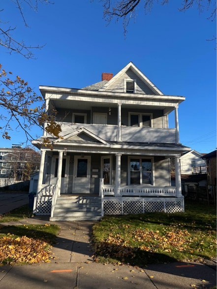 Primary Photo - 526 McClellan St