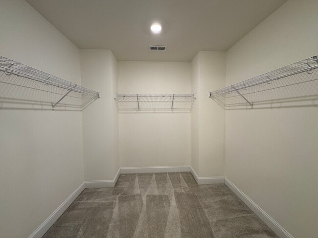 Building Photo - 5 Bedroom Home in Franklinton
