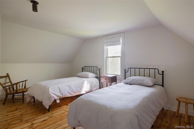 Building Photo - 1777 NY-9G