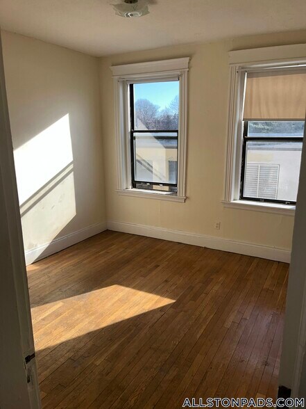 Building Photo - 1152 Commonwealth Ave