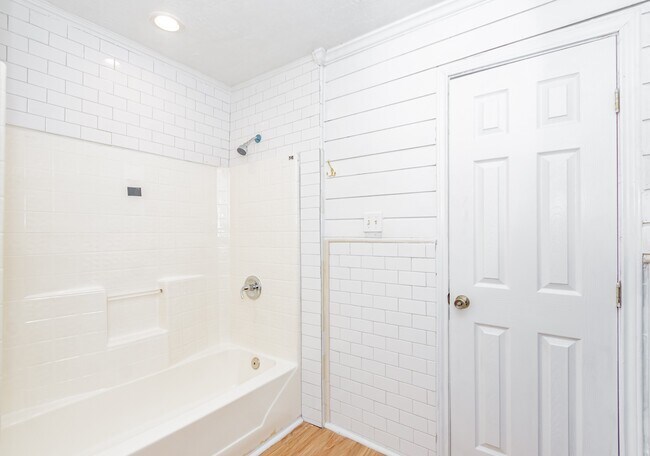 Building Photo - 3002 Kirk St