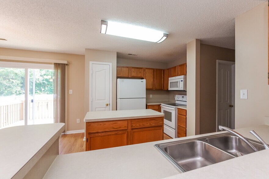 Building Photo - 13908 Pilcher Dr