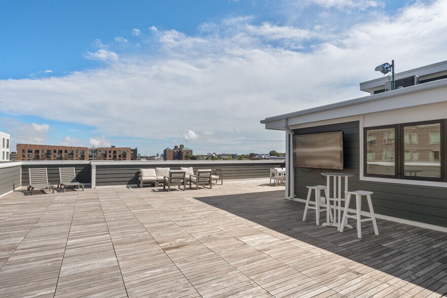 Building Photo - 50 Hichborn St