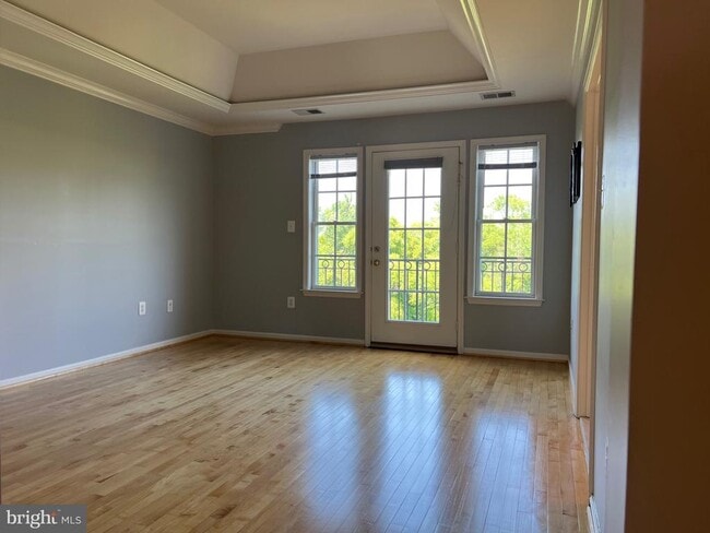 Building Photo - 787 Vestal St