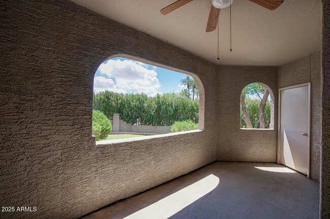 Building Photo - 15252 N 100th St