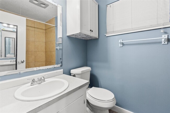 Building Photo - 8203 Braes River Dr