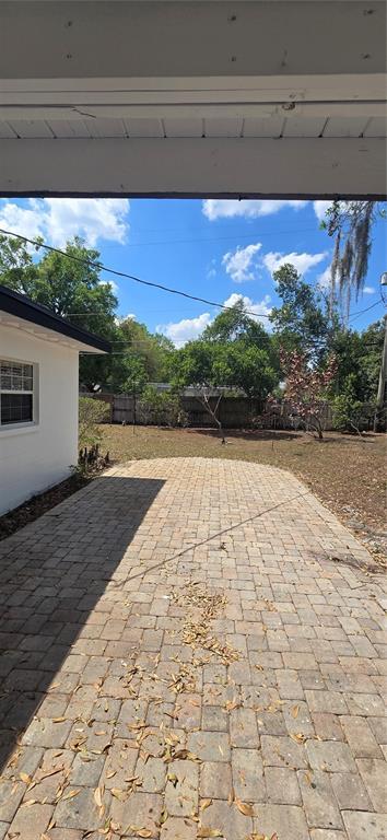 Building Photo - 1500 Roscomare Ave