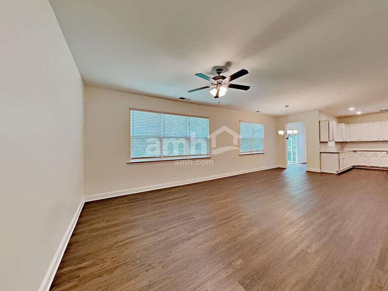 Building Photo - 3358 Okelly Dr