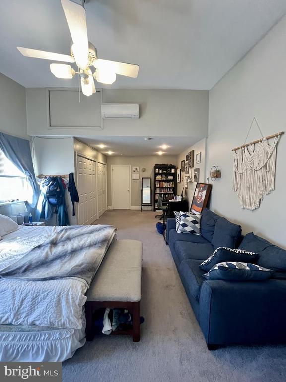 Building Photo - 125 Maple St