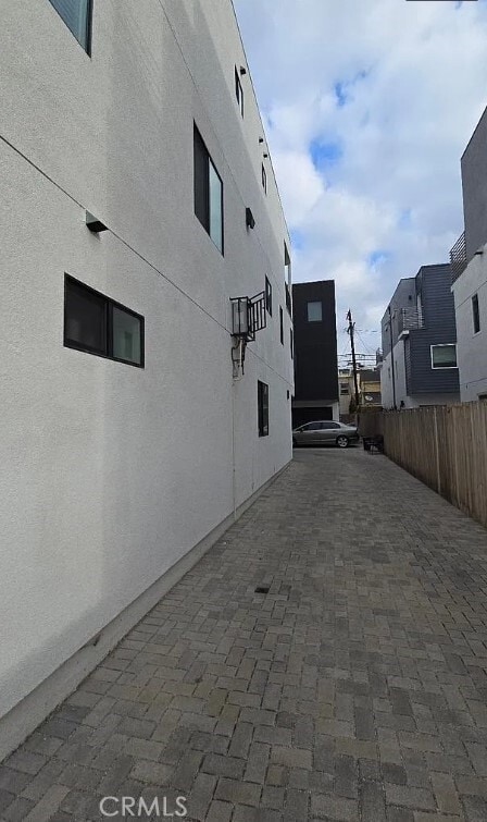 Building Photo - 6417 Lexington Ave