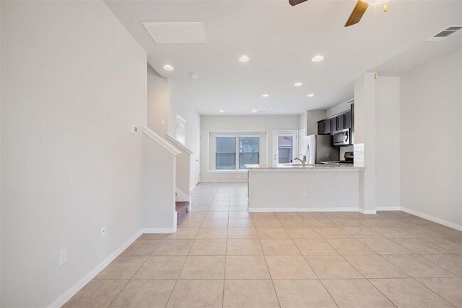 Building Photo - 18007 Malnati Dr