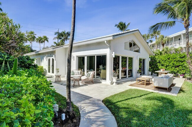 Building Photo - 1212 Hillsboro Mile