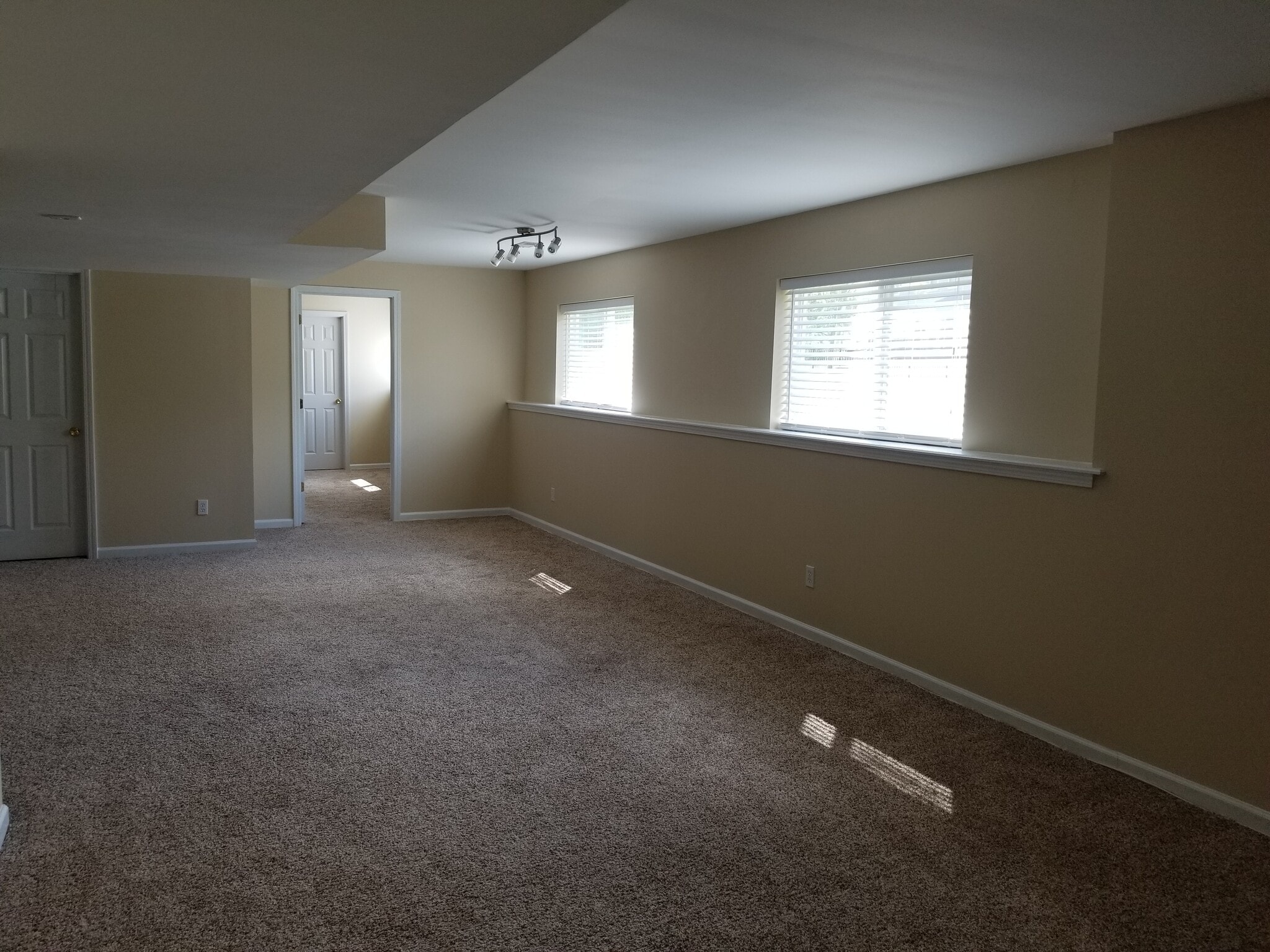 Building Photo - 944 Hampshire Heath Dr