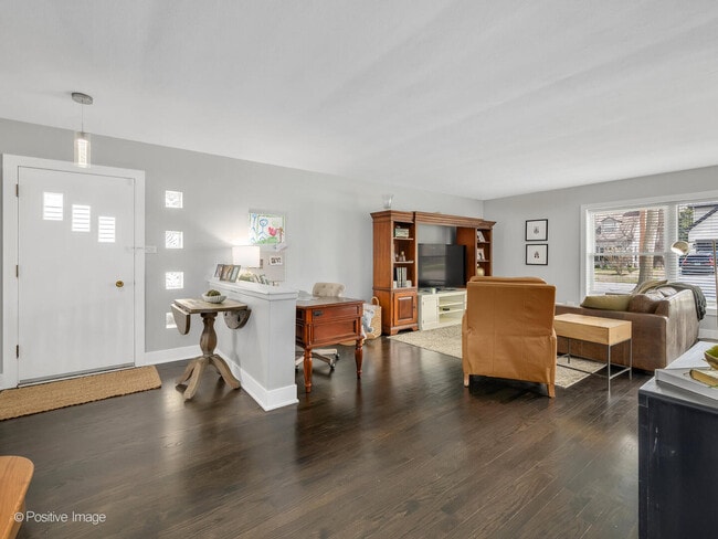 Building Photo - 822 N Waiola Ave