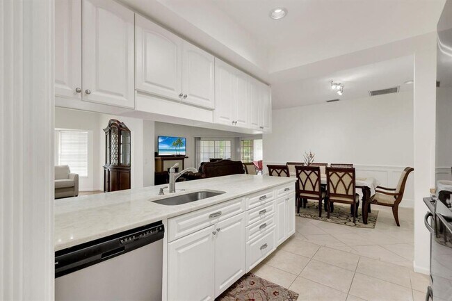 Building Photo - 7334 Pine Creek Way