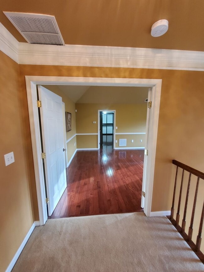 Building Photo - Beautiful, large home with finished baseme...