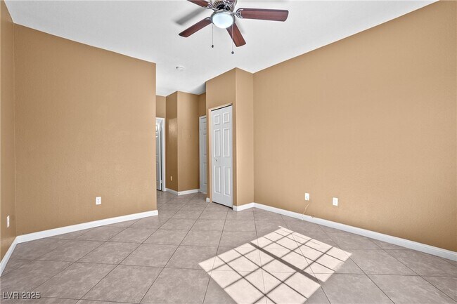 Building Photo - 4730 E Craig Rd