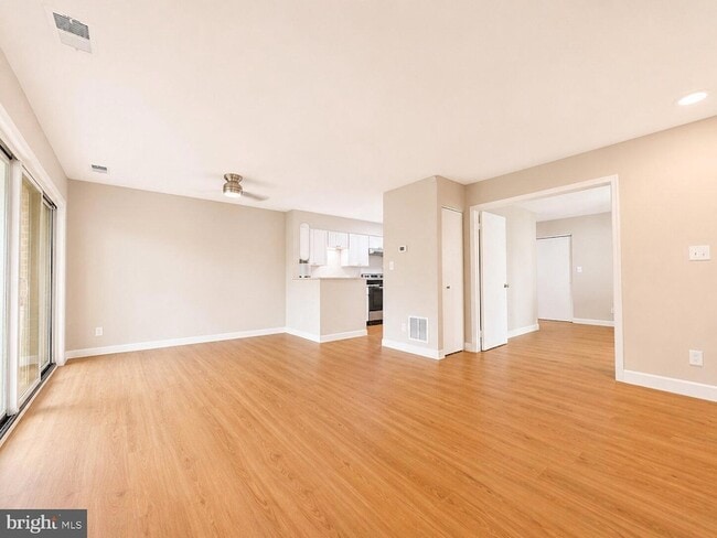Building Photo - 11150 Beaver Trail Ct