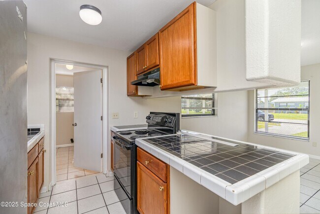 Building Photo - 3648 Tomlin Dr