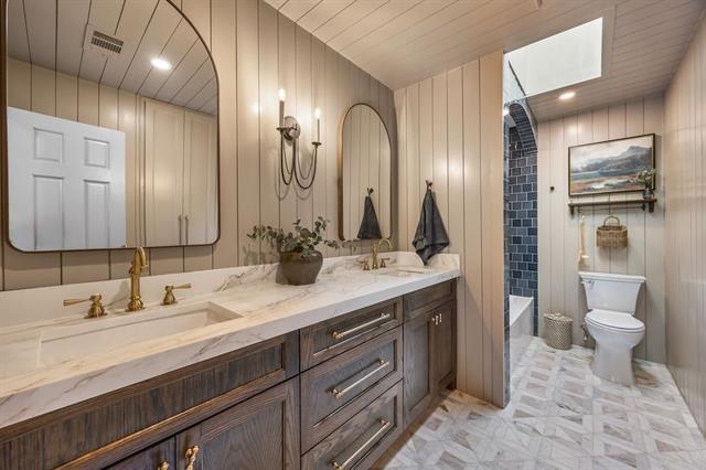 Building Photo - 2204 N Pearson Ln