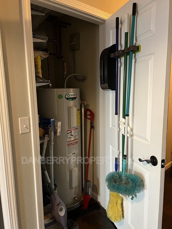 Building Photo - 745 Washington St