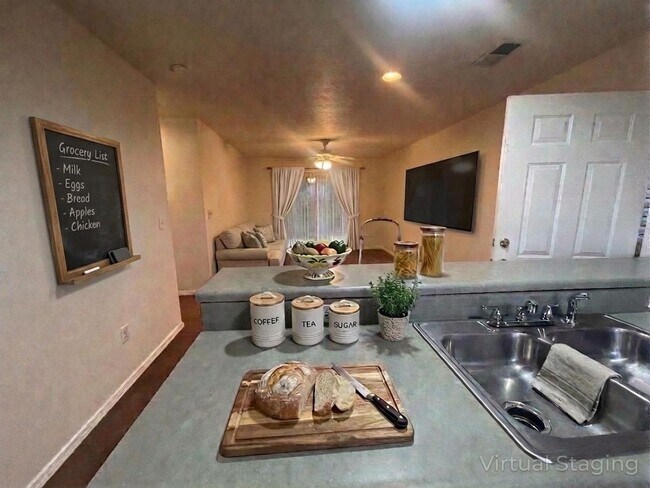 Building Photo - Walk-in Affordable 3 Bedroom 2 Bath walk in , in the Heart of Branson