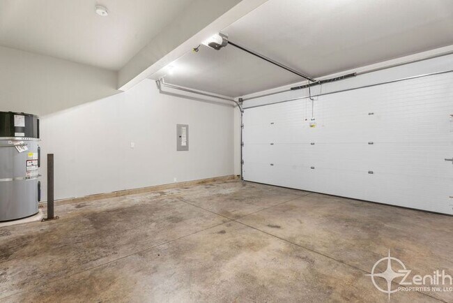 Building Photo - 16318 NE 20th St