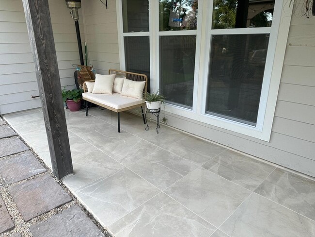 Building Photo - 39249 High Creek Dr