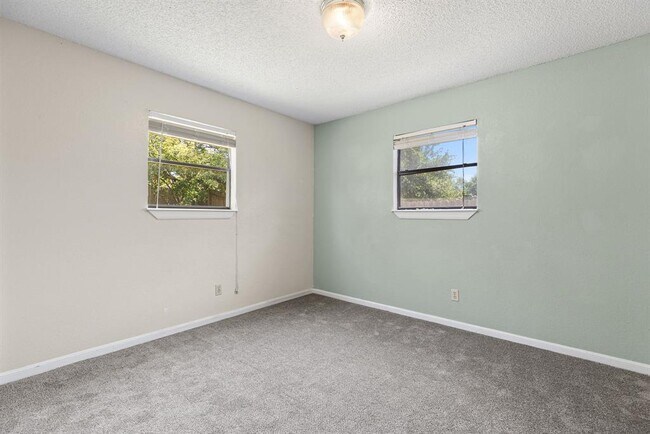 Building Photo - 8302 Spring Valley Dr