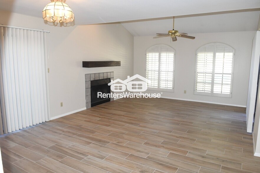 Building Photo - 6945 E Cochise Rd