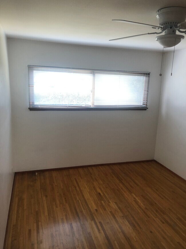 Bedroom - 1802 Green Ln