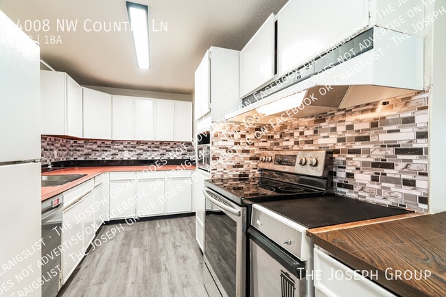 Building Photo - 4008 Country Ln NW