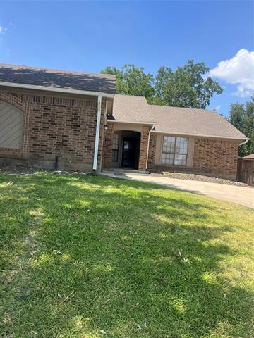 Building Photo - 2621 Independence Dr