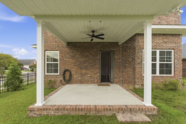 Building Photo - Now available, freshly painted with a community pool!