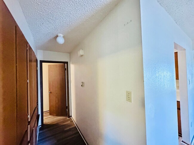 Building Photo - T068 DUNDE