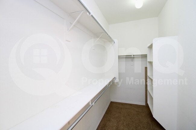 Building Photo - 940 E Harrison St