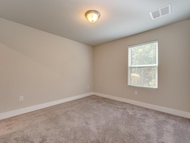 Building Photo - 305 Bridgeford Dr