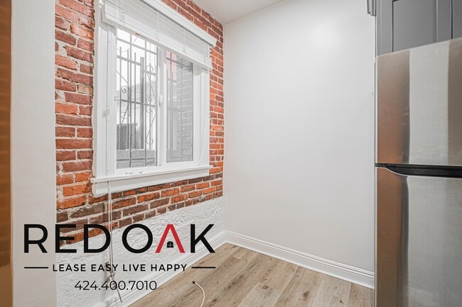 Building Photo - 516 N Harvard Blvd