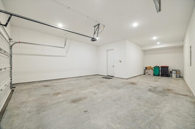 Building Photo - 28207 Cedar Peak Dr