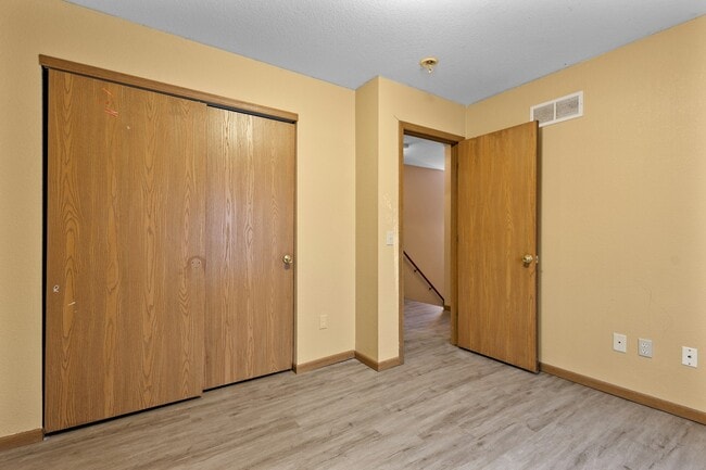 Building Photo - 834 Baker St