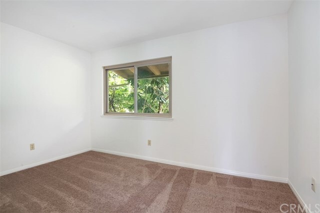 Building Photo - 31618 W Nine Dr