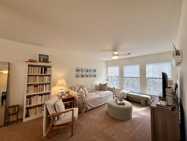 Building Photo - 1104 Harvester Cir