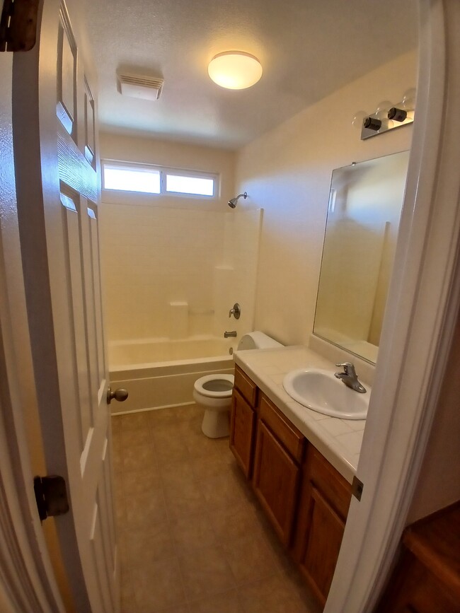 Building Photo - 1842 Santa Maria Ave