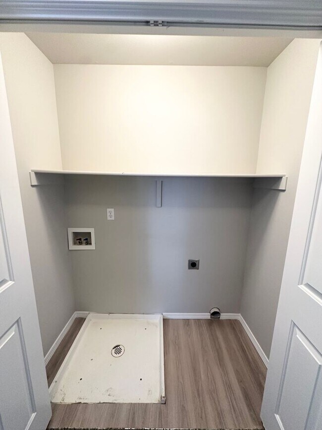 Building Photo - Corsair Lane 2