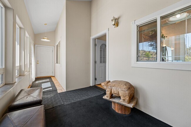 Building Photo - Charming 2 Bedroom ADU with Stunning Smith...