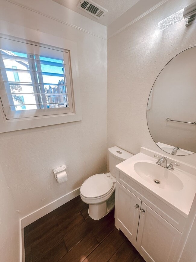 Building Photo - Dublin Home Available Now!