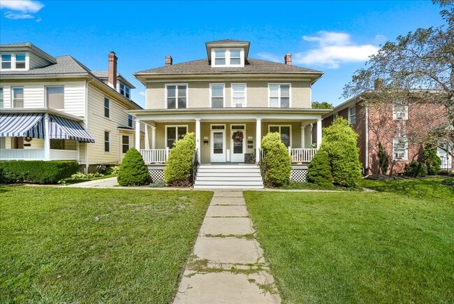 Building Photo - 1121 Hamilton Blvd