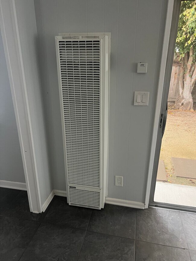 Building Photo - Mulberry Avenue